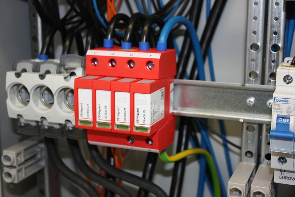 U berspannungsschutz bei SG Solartechnik GmbH in Igensdorf